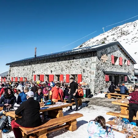 Bella-tola