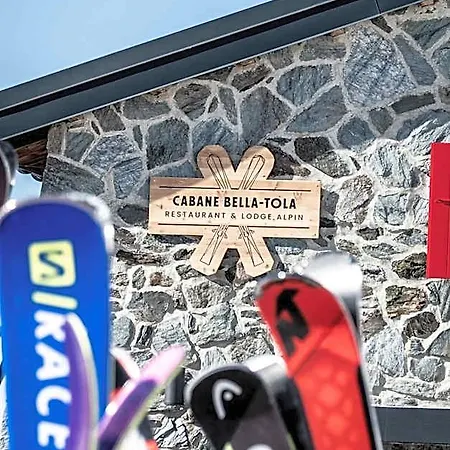 Hostel Bella-tola Saint-Luc