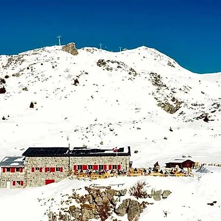 Bella-tola Hostel *